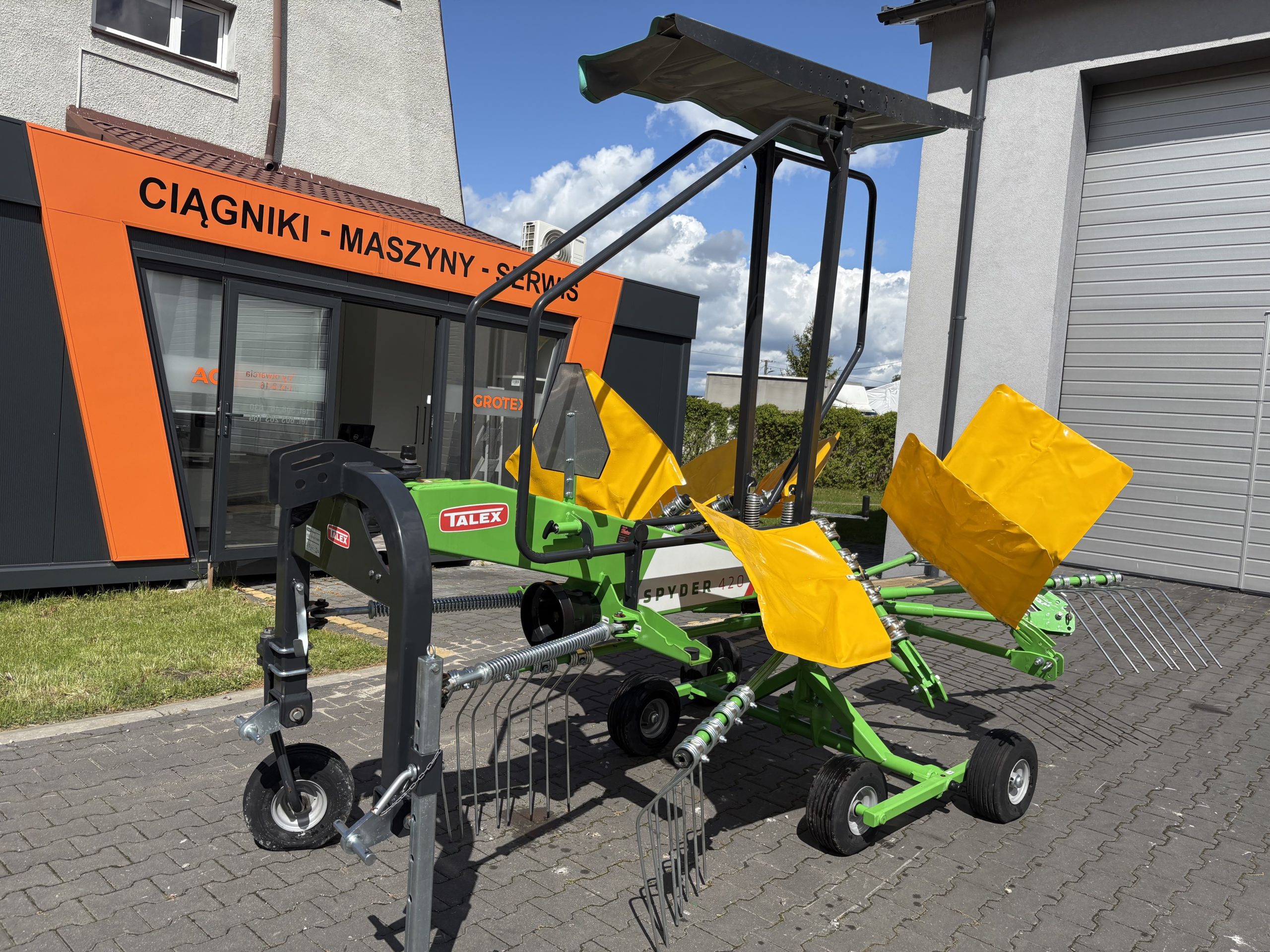 ZGRABIARKA KARUZELOWA SPYDER 4,20M - AGROTEX Maszyny i